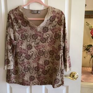 NWOT. Croft & Barrow Brand Women’s 1X L/S Tan & Paisley Print Tee